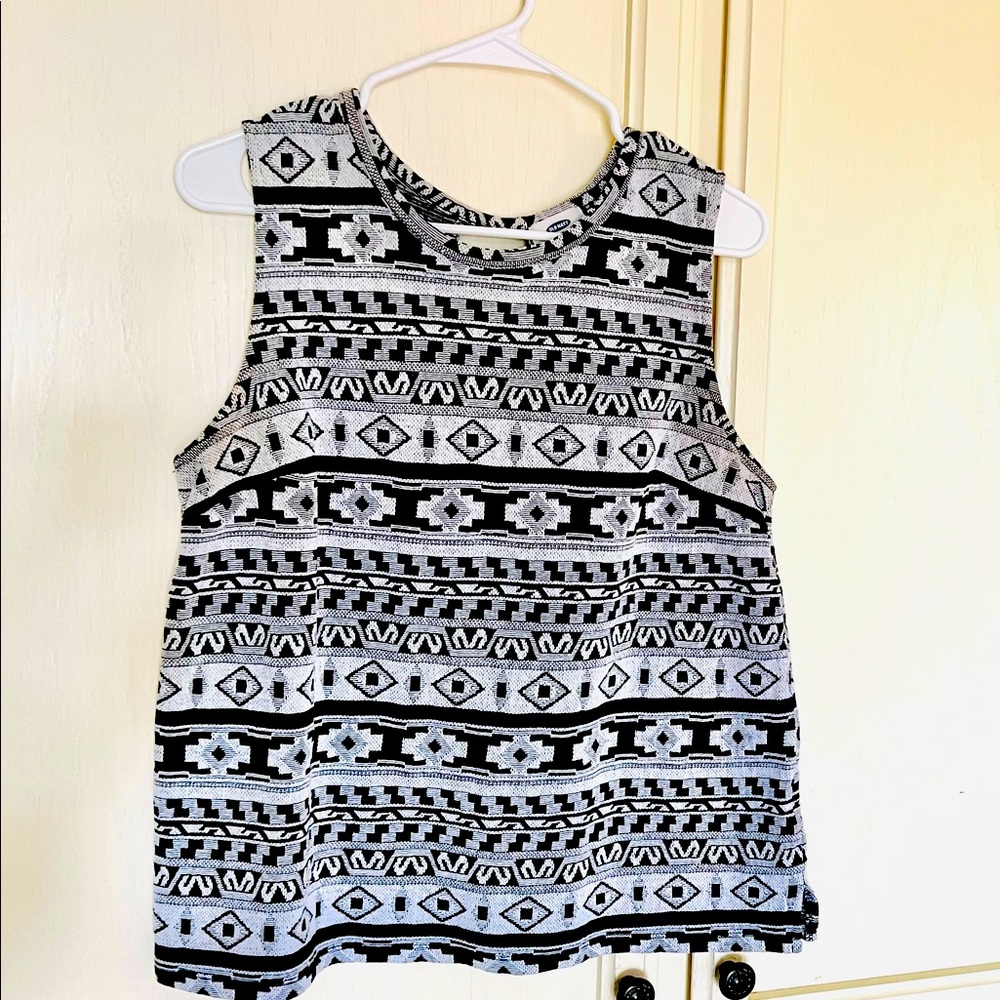 Old Navy Geometric Black & White Sleeveless Tank Top
